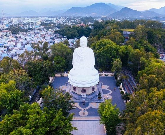 Chùa Long Sơn - Nha Trang